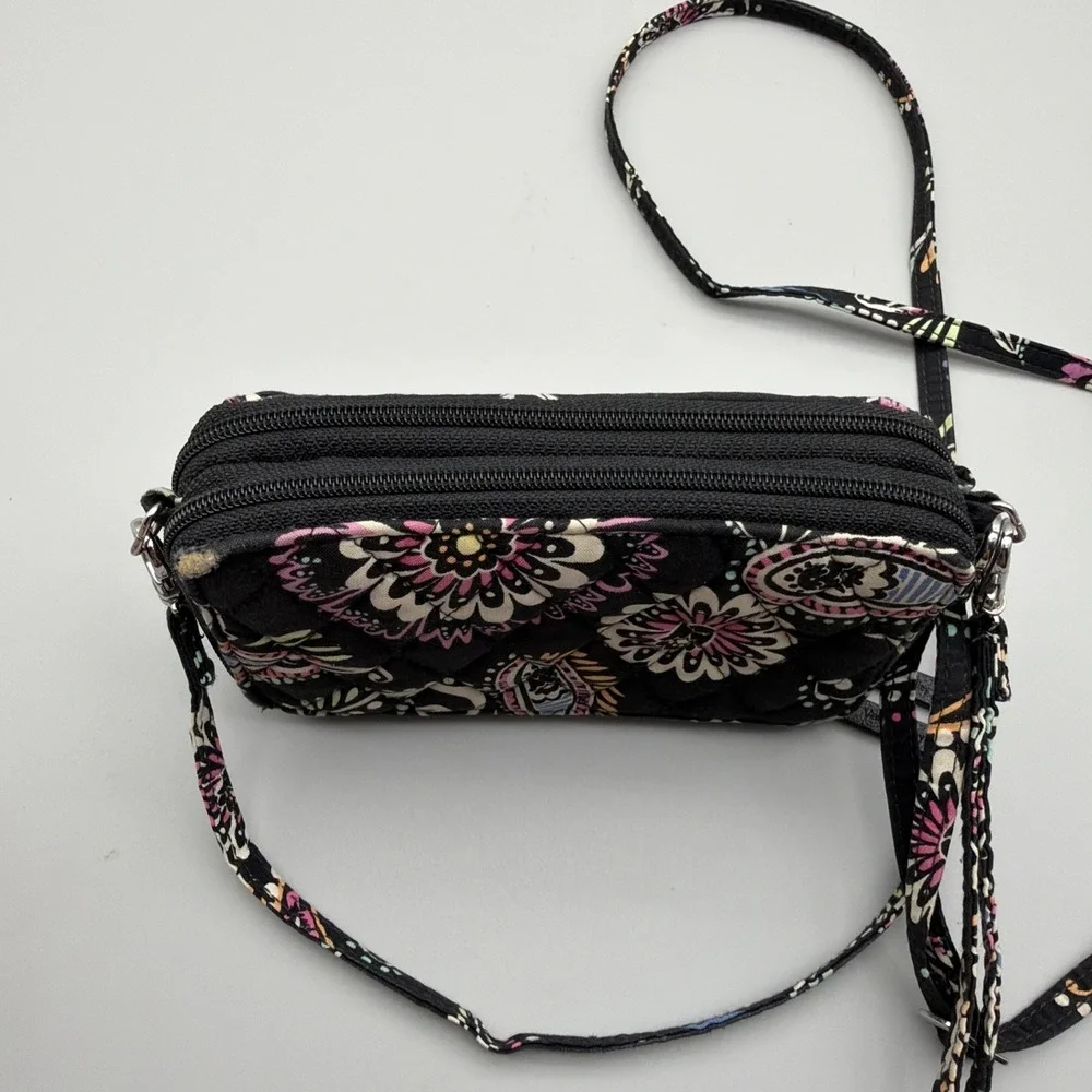 Vera Bradley Wristlet/Wallet Paisley Floral Smartphone Compartment Pre-loved